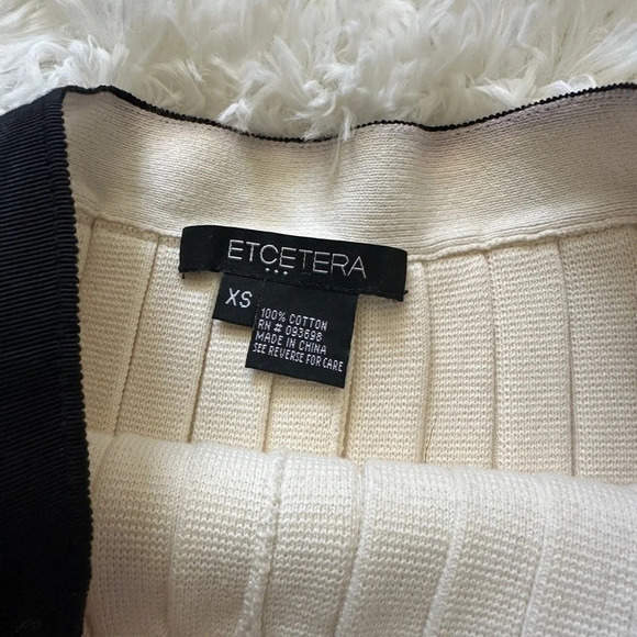 Etcetera  pleated skirt - Picture 2 of 3